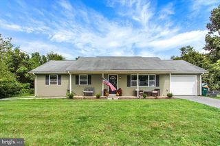 602 W  Pine St, Mount Holly Springs, PA 17065