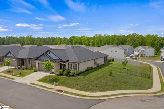 61 Woodcross Dr, Simpsonville, SC 29681