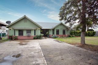417 S  Oakmore St #E, Tulare, CA 93274