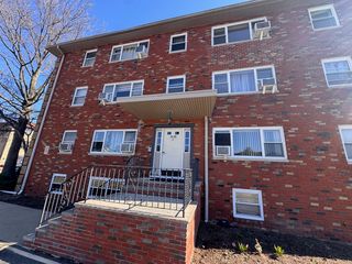 2430 8th St #5A, Fort Lee, NJ 07024