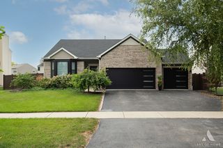 3721 Saratoga Dr, Joliet, IL 60435