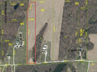 Winter Ln, Godfrey, IL 62035