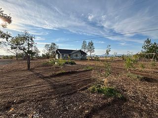 13885 Highway 62, Eagle Pt, OR 97524