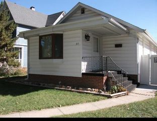 611 S  9th St, Norfolk, NE 68701