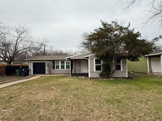 1605 Florence St, Arlington, TX 76010