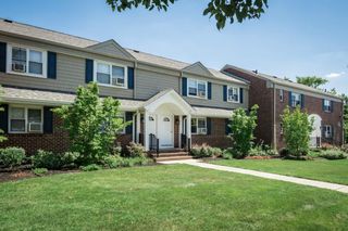 434 Livingston Ave #815b46d19, New Brunswick, NJ 08901