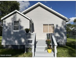 115 Sheyenne St, McVille, ND 58254