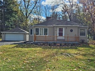 117 Blossom Rd, Buffalo, NY 14224