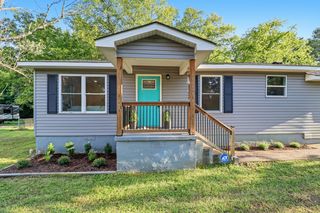 711 W  James Ave, Rossville, GA 30741