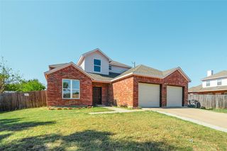 2115 Mesa Wood Dr, Red Oak, TX 75154