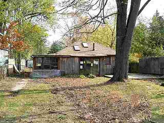 82 Danforth St, White Lake, MI 48386