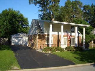 16827 S  Oak Park Ave, Tinley Park, IL 60477