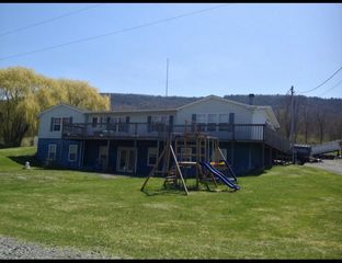 108 Garys Ln, Mill Hall, PA 17751
