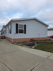 57483 Sawmill Ln, New Haven, MI 48048