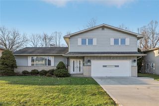 5364 Blue Bell Dr, Lyndhurst, OH 44124