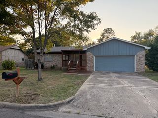 900 S  Mission Ave, Tahlequah, OK 74464
