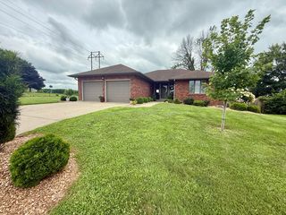 1606 W  Kay St, Marshall, MO 65340