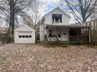 1329 Curtis St, Akron, OH 44301