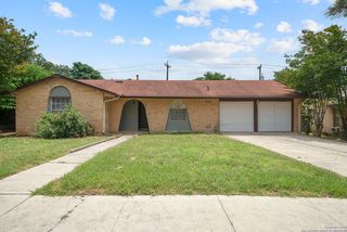 4426 Bayliss St, San Antonio, TX 78233