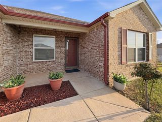 1865 Land Run Dr, El Reno, OK 73036