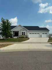 356 Humble Cir, Oregon, WI 53575