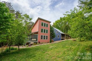 14 Locust St, Black Mountain, NC 28711
