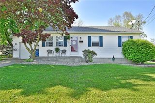 807 Poland Ave, Struthers, OH 44471