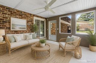 70 Glen Cove Dr, Chesterfield, MO 63017