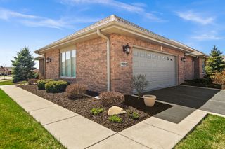 11003 Lake Central Dr, Saint John, IN 46373