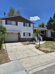 1318 Virginia St, Rock Springs, WY 82901