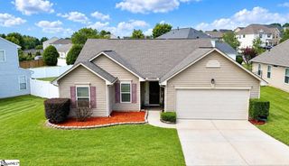 231 Garfield Ln, Simpsonville, SC 29681