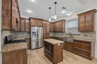 10902 Spruce Dr N, La Porte, TX 77571