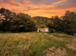 303 Little Creek Rd, Pleasant Shade, TN 37145
