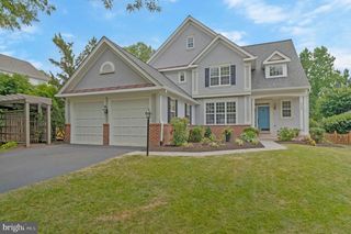 43337 Burke Dale St, Chantilly, VA 20152