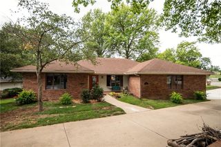 503 Sunset Pl, Atchison, KS 66002