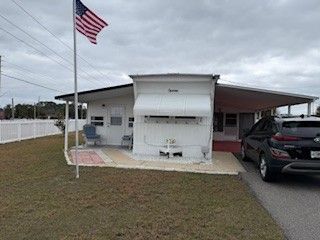 03B Lake Breeze Dr, Tavares, FL 32778