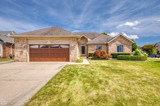 48352 Marion Dr, Macomb, MI 48044