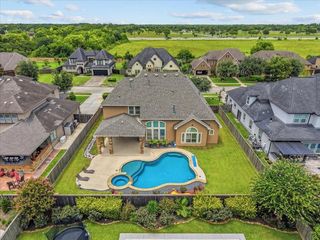 1817 Eagle Creek Dr, Friendswood, TX 77546