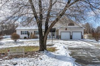 95 Calhoun Drive, Troy, NY 12182