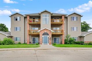 2824 Triple Crown Ln #5, Tiffin, IA 52340