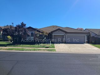 6145 Crater Lake Dr, Roseville, CA 95678