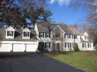 54 Lounsbury Dr, Raynham, MA 02767