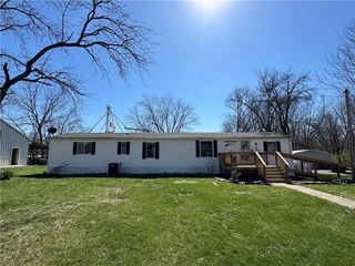 302 N  2nd St, Wheeling, MO 64688