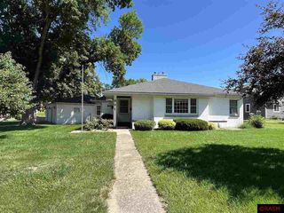 901 6th Ave S, Saint James, MN 56081