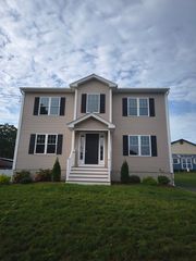 961 Wood St, Fall River, MA 02721