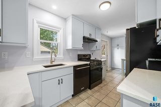 913 S  Williams Ave, Sioux Falls, SD 57104