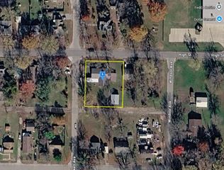 726 McNatt Ave, Aurora, MO 65605