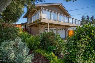 605 SE 2nd St, Newport, OR 97365