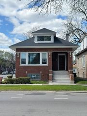 7558 S  King Dr, Chicago, IL 60619