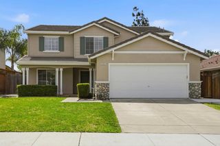 2592 Glenview Dr, Hollister, CA 95023